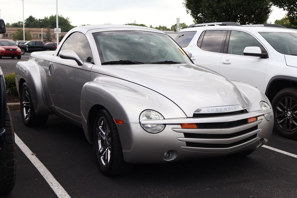 Thumbnail: 2004 Chevrolet SSR - 3