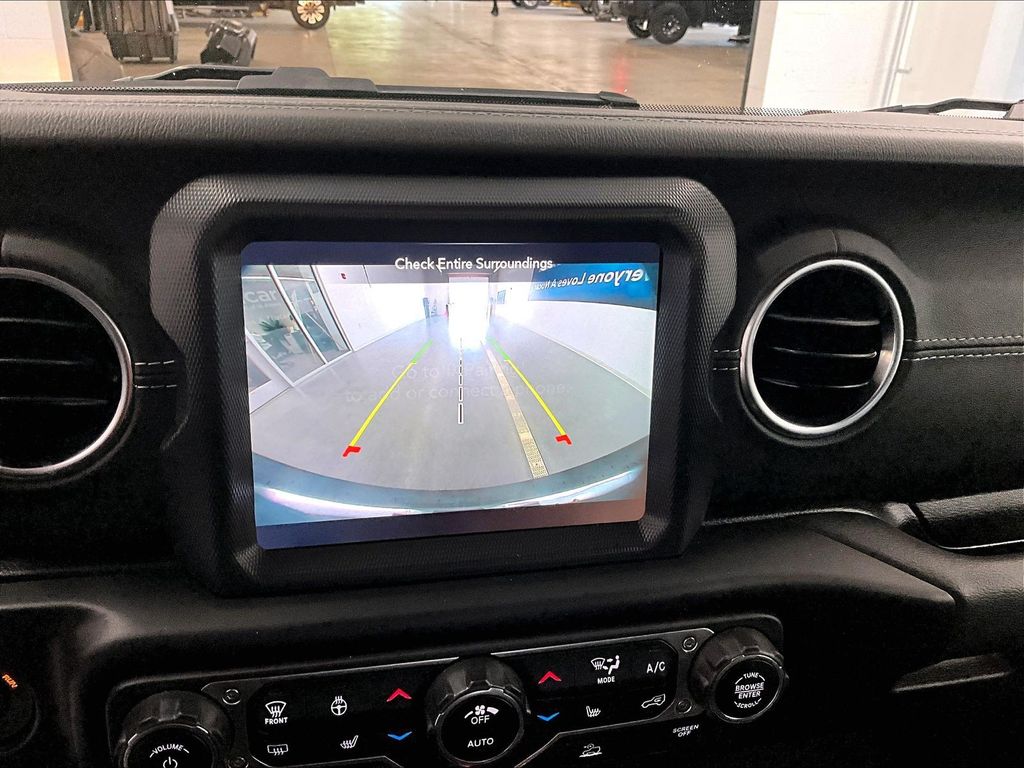 2021 Jeep Wrangler — photo 19