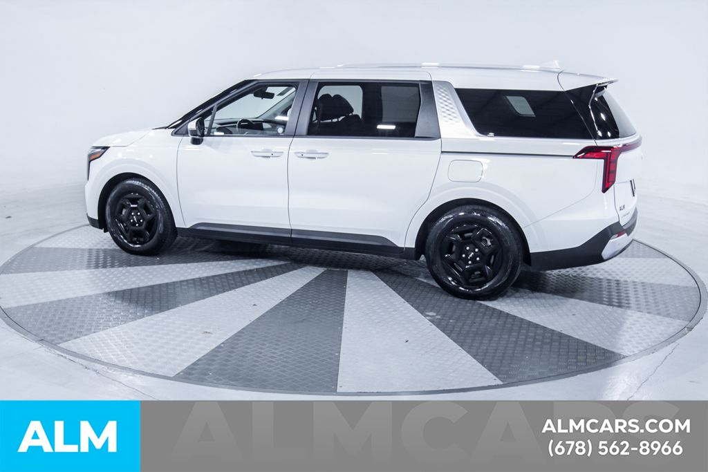 Used 2025 White Kia LXS image 5