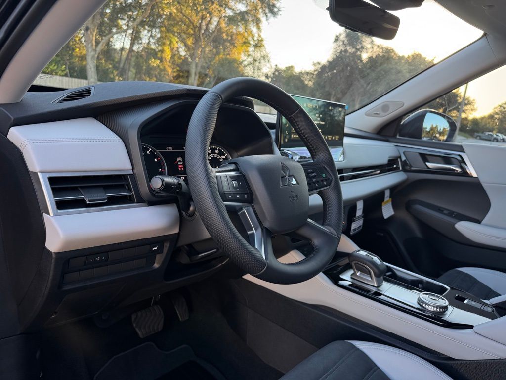 New 2025 Mitsubishi Outlander SUV