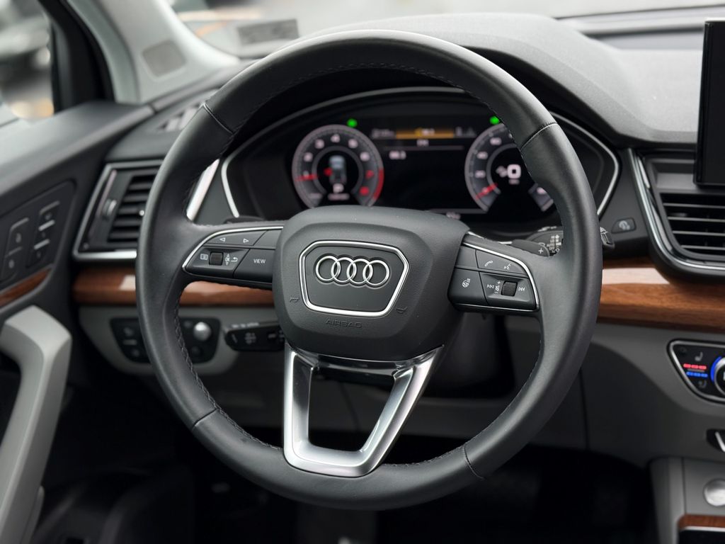Thumbnail: 2023 Audi Q5 - 25