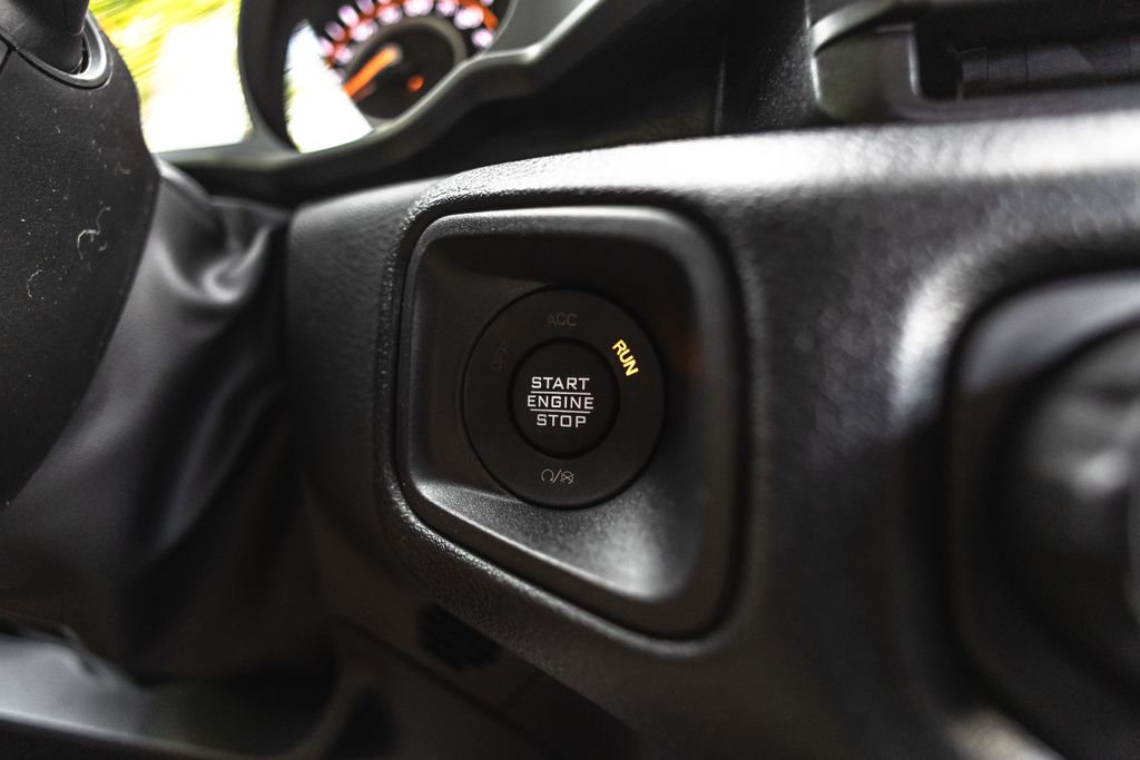 2026 Jeep Gladiator Sport S thumbnail 16