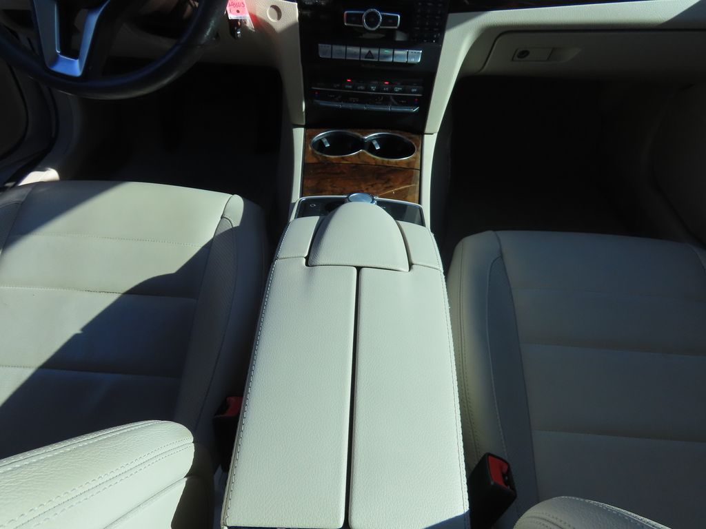 Thumbnail: 2014 Mercedes-Benz E-Class - 9