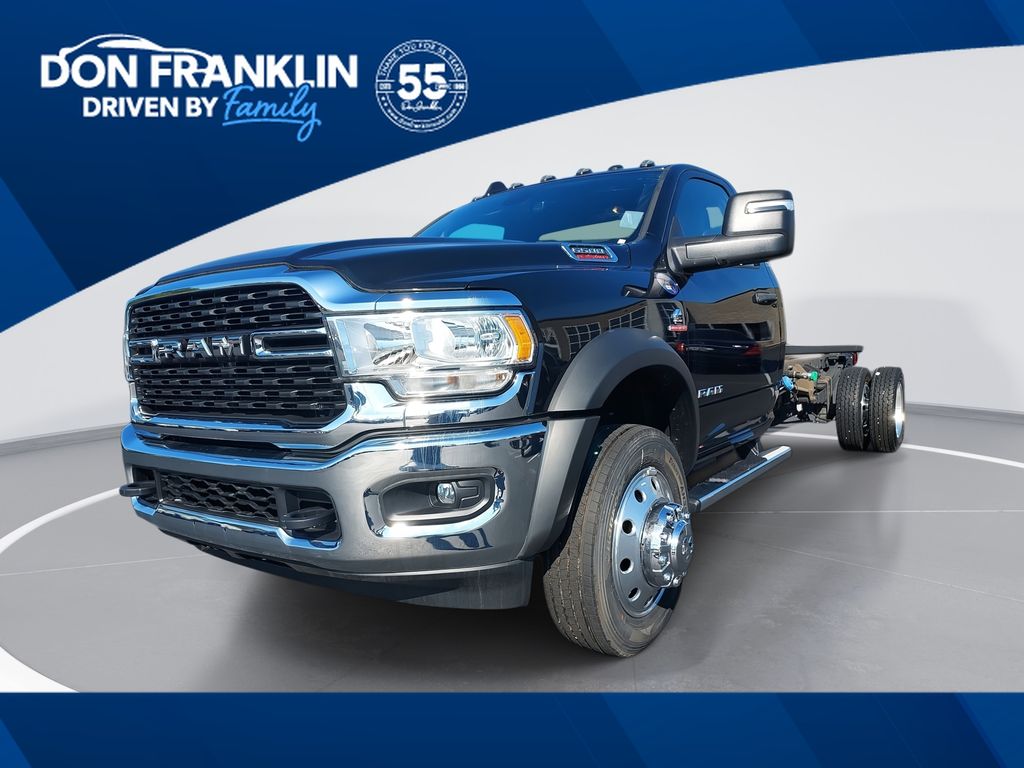 2024 RAM 5500 SLT 4X4 Regular Cab LWB DRW 205" WB's photo