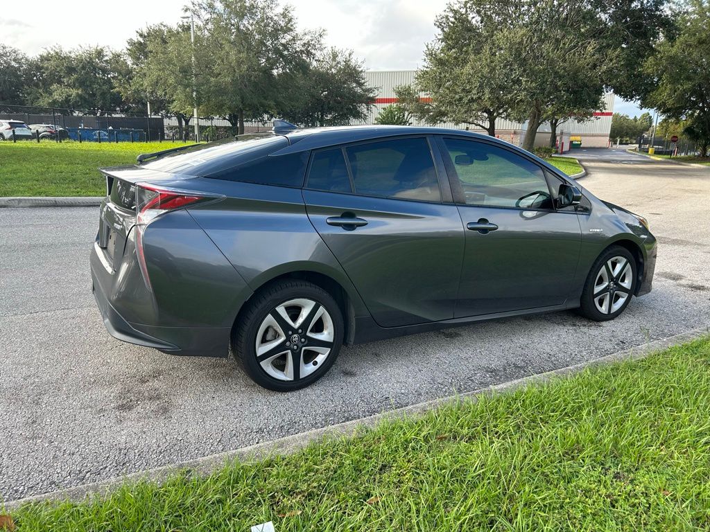 Thumbnail: 2016 Toyota Prius - 5