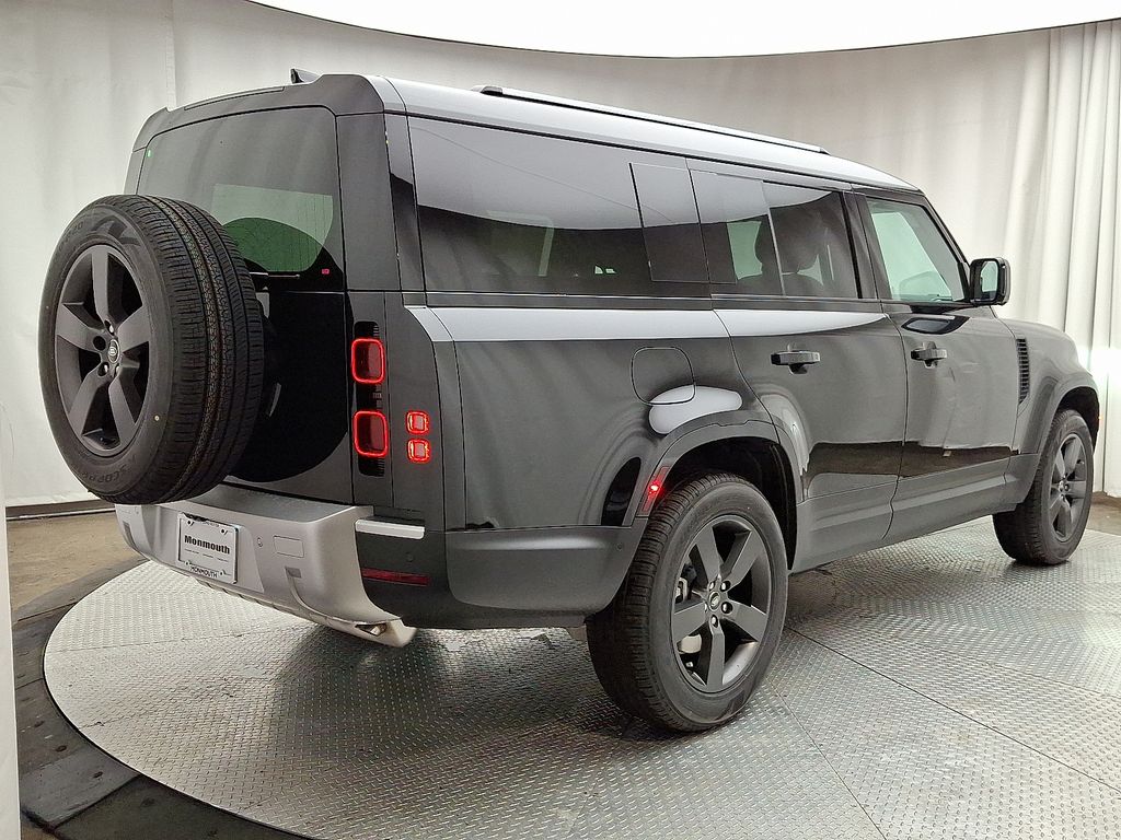 Thumbnail: 2025 Land Rover Defender - 3
