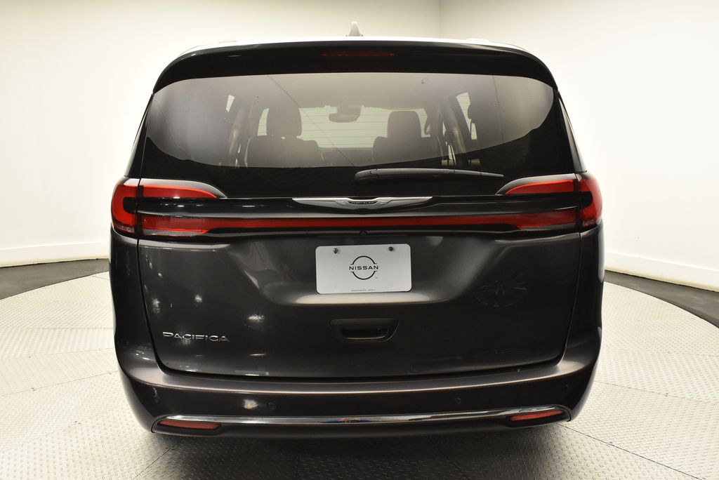 2022 Chrysler Pacifica Touring L 6