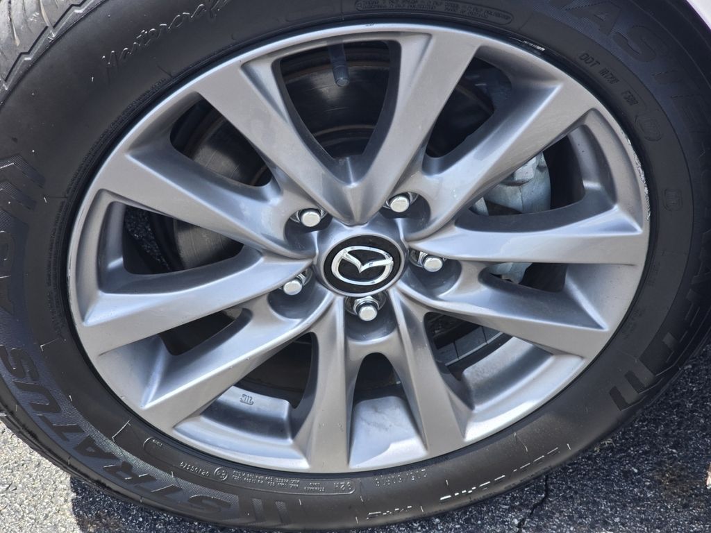 Used 2022 White Mazda 2.5 S image 7