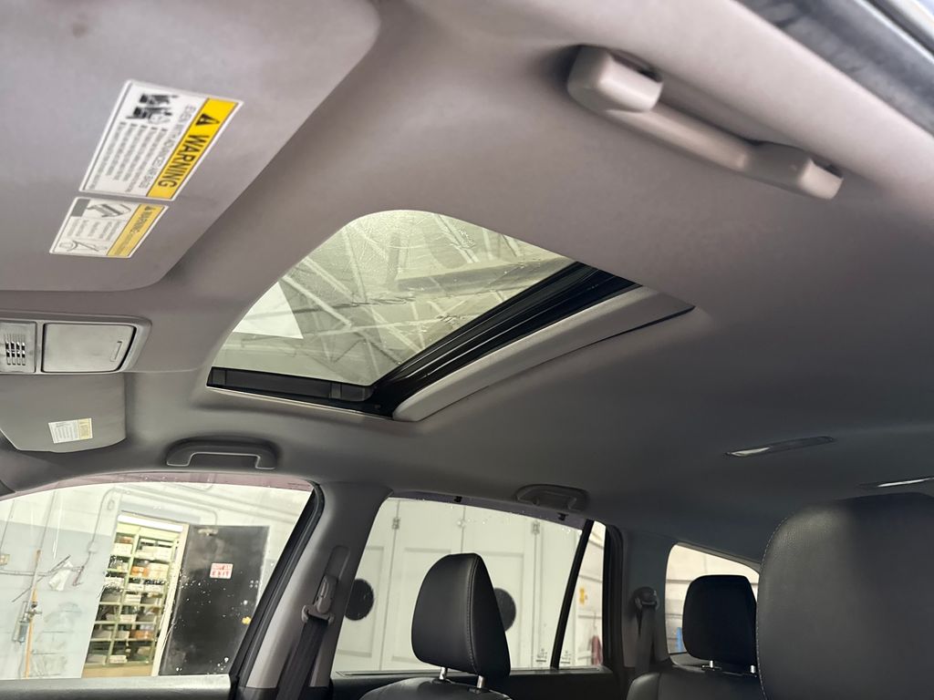 2021 Honda Pilot Special Edition - Image 3