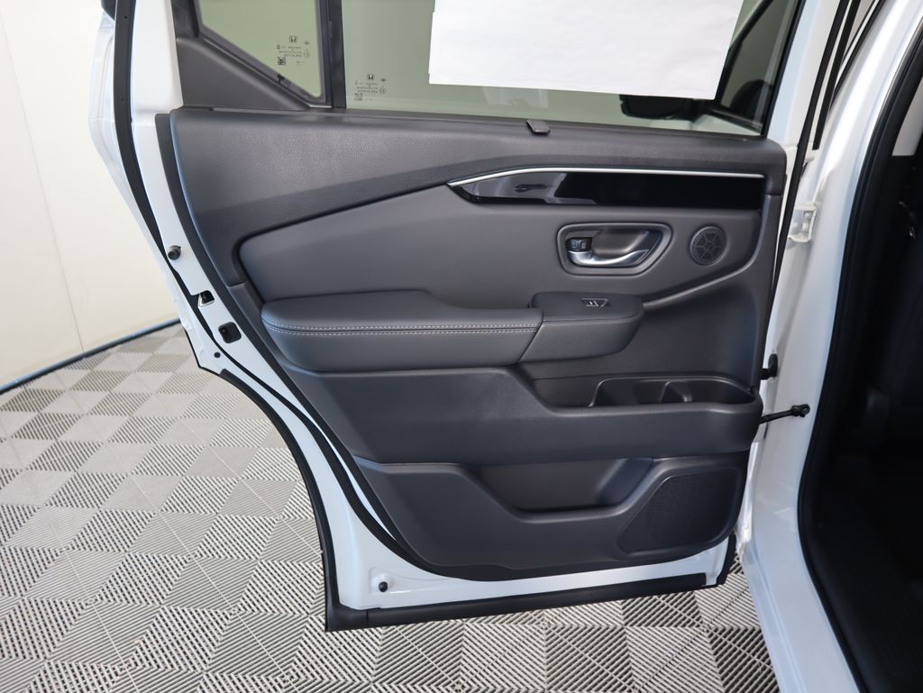 Thumbnail: 2025 Honda Pilot - 27