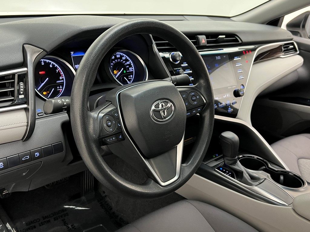 Thumbnail: 2018 Toyota Camry - 19