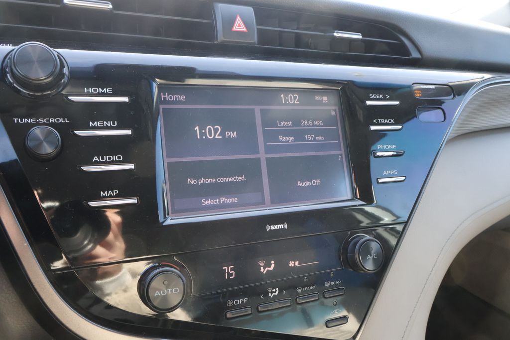 Thumbnail: 2020 Toyota Camry - 21