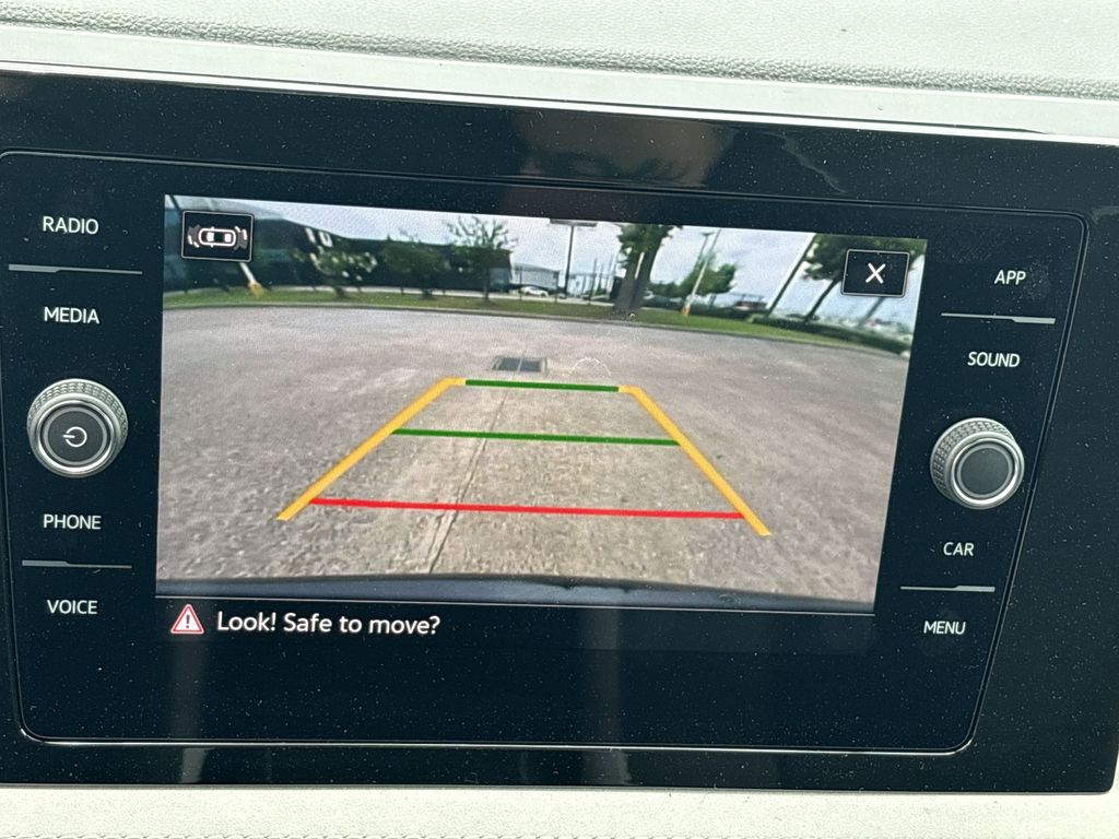 New 2025 Deep Black Volkswagen 1.5T SE image 18