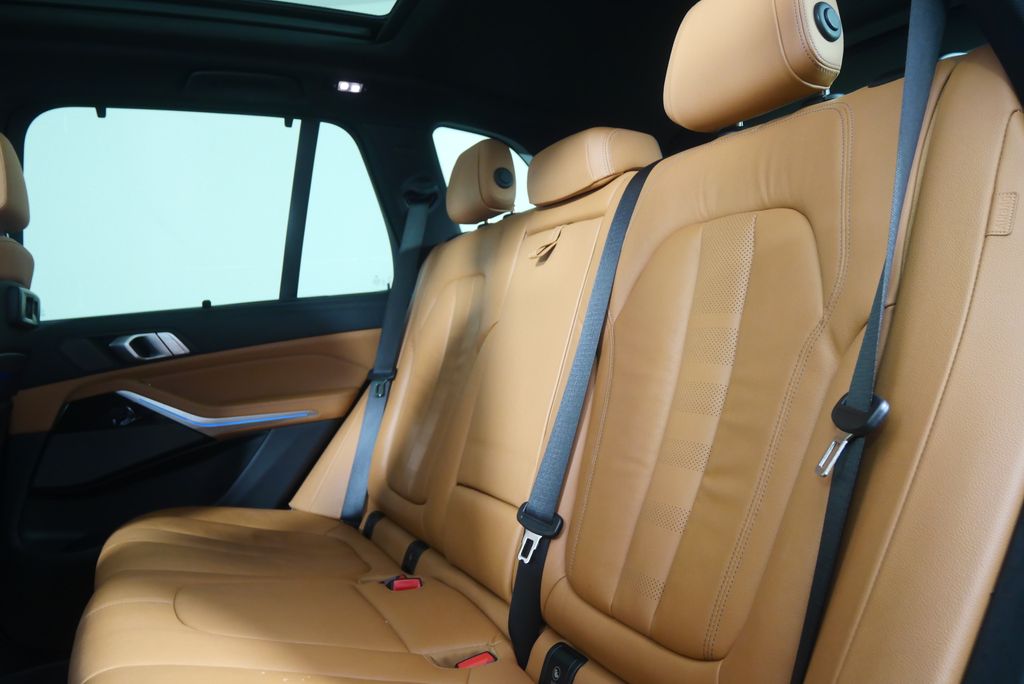 Thumbnail: 2021 BMW X5 - 12