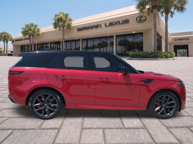 Used 2024 Red Land Rover Dynamic SE image 3