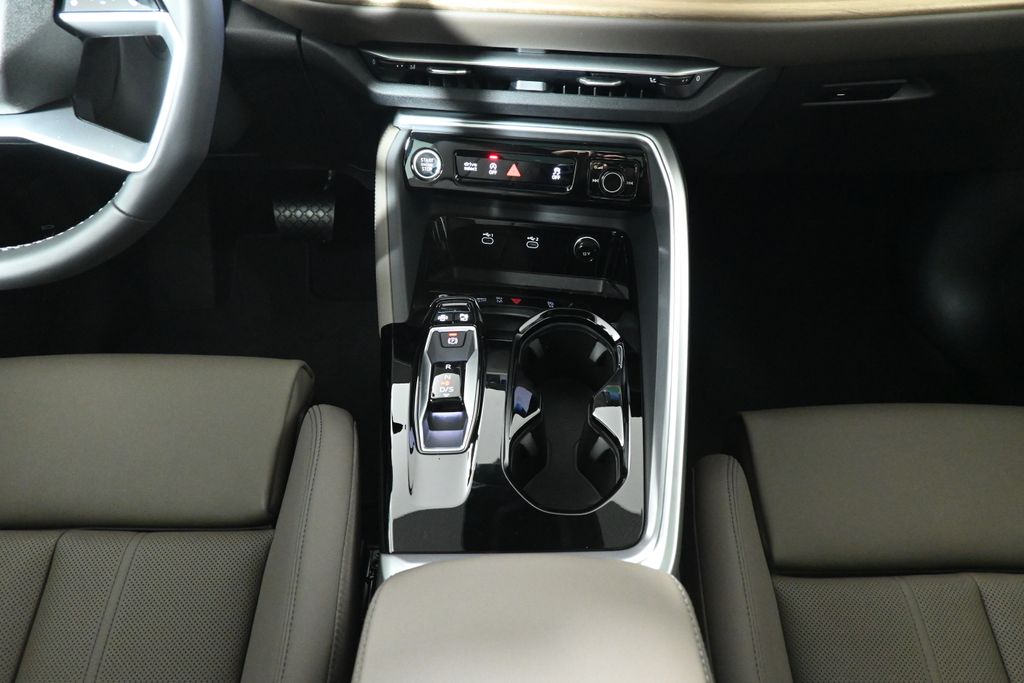 Thumbnail: 2025 Audi Q5 - 18