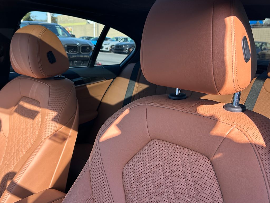 2022 BMW 5 Series 540i 14