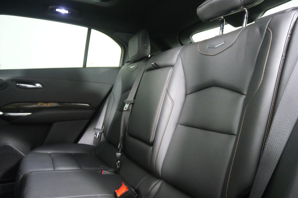 Thumbnail: 2020 Cadillac XT4 - 14