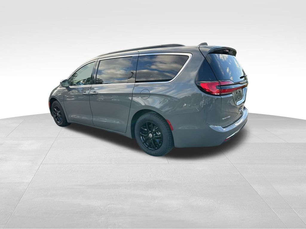 2022 Chrysler Pacifica Touring L 7