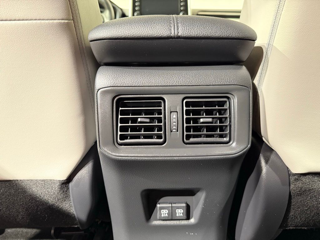 Thumbnail: 2021 Toyota RAV4 - 22