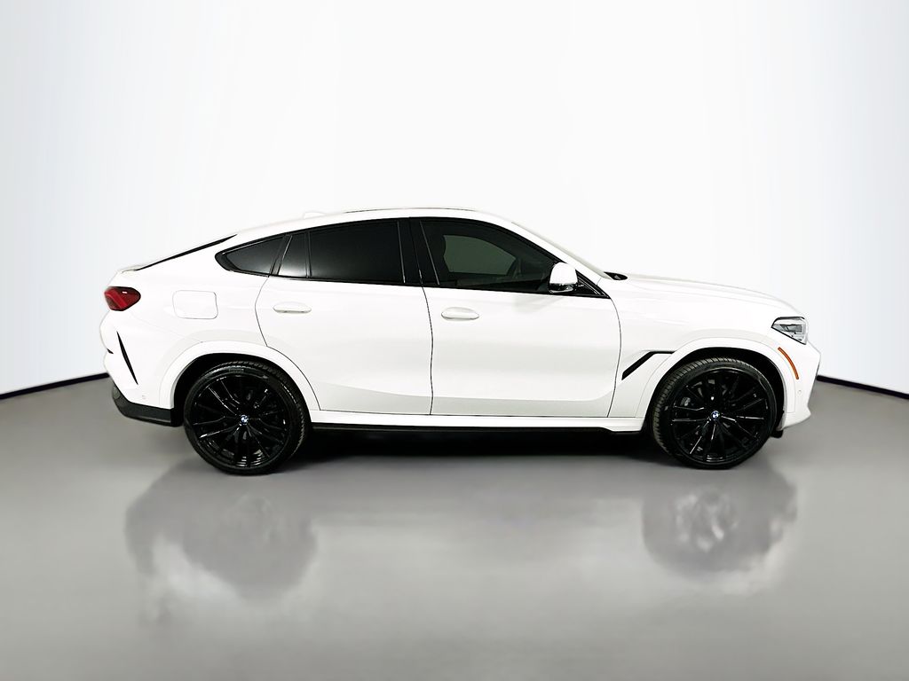 Thumbnail: 2022 BMW X6 - 4