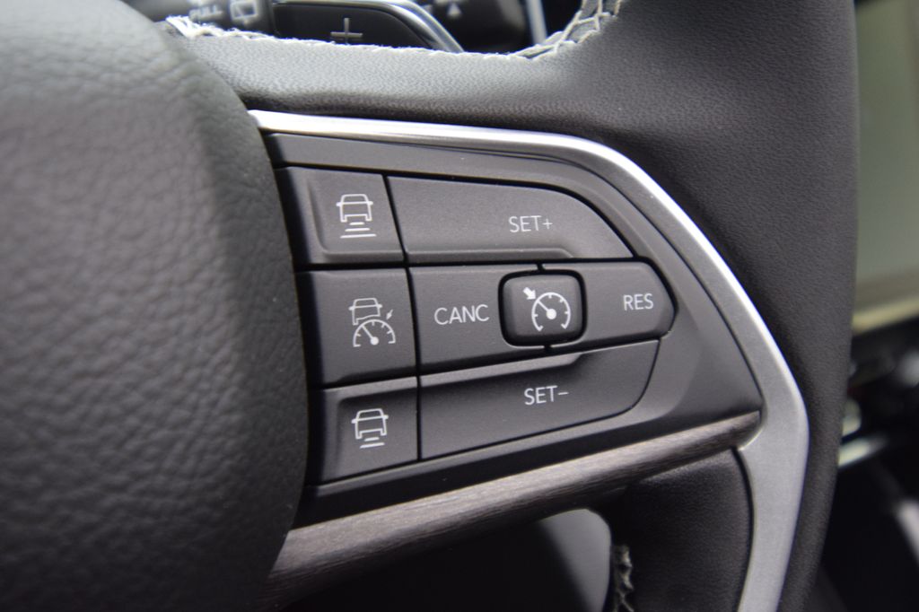new 2025 Jeep Grand Cherokee car, priced at $47,093