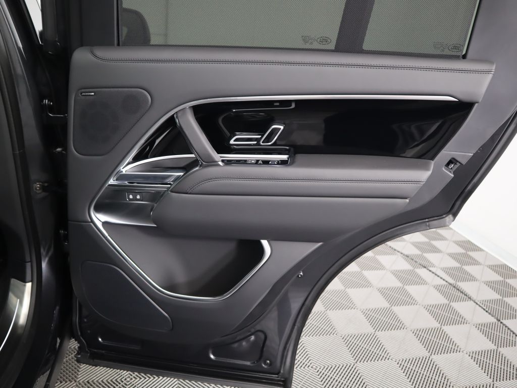 Thumbnail: 2025 Land Rover Range Rover - 28