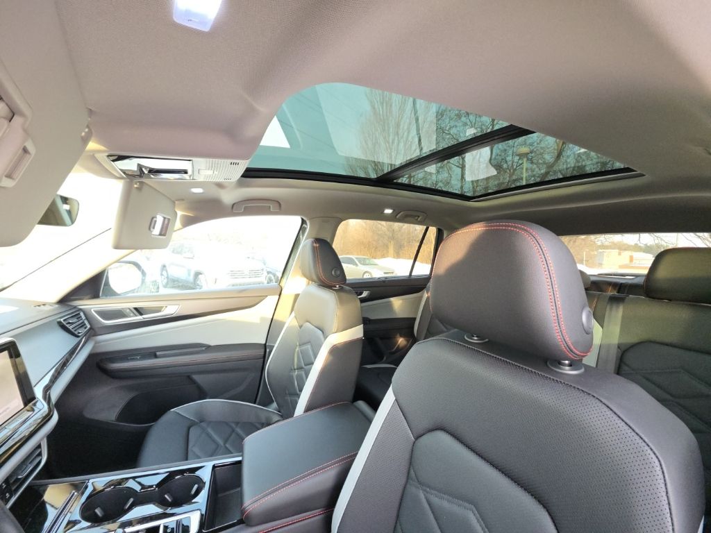 2026 Volkswagen Atlas 2.0T Peak Edition Green at Sutliff Volkswagen