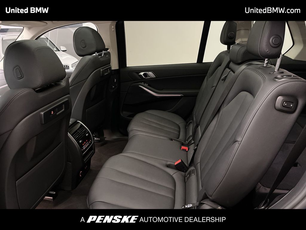 Thumbnail: 2022 BMW X7 - 18
