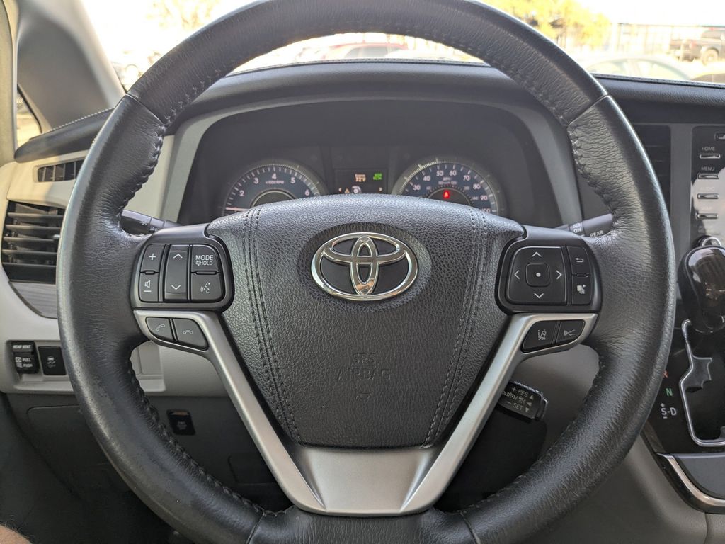 2018 Toyota Sienna XLE Premium 7 Passenger