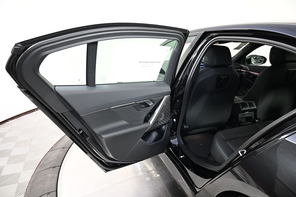 Thumbnail: 2026 BMW i5 - 23