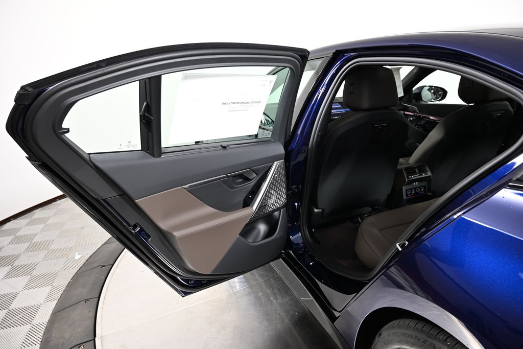 Thumbnail: 2026 BMW 5 Series - 23