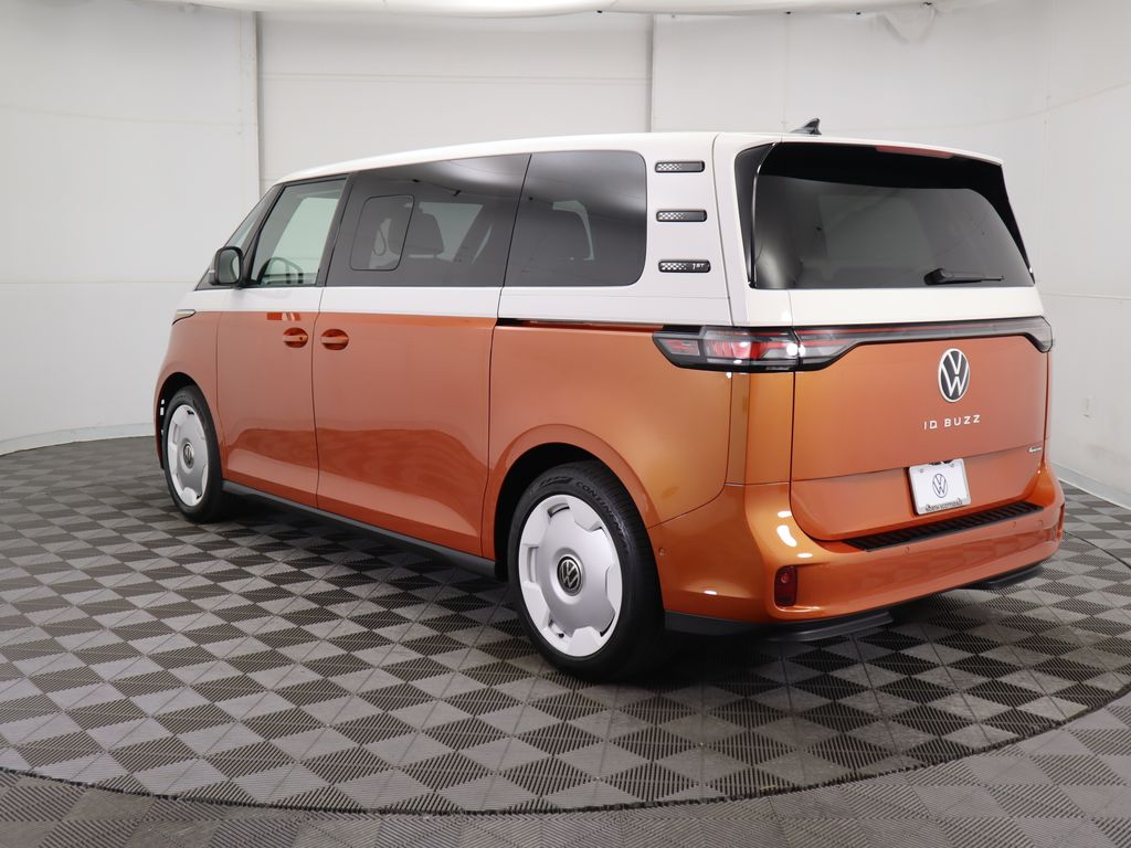 2025 Volkswagen   7