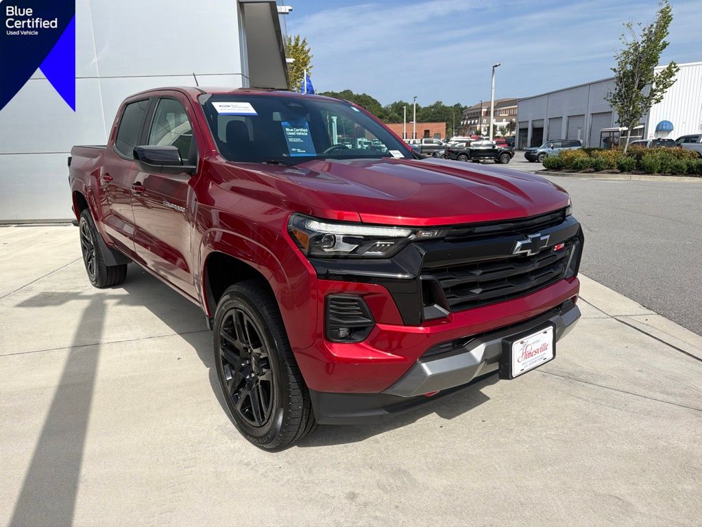 Radiant Red Tintcoat 2025 Chevrolet Colorado Pickup Truck Four-Wheel Drive 8-Speed Automatic
