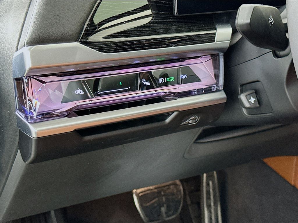 Thumbnail: 2025 BMW i7 - 10