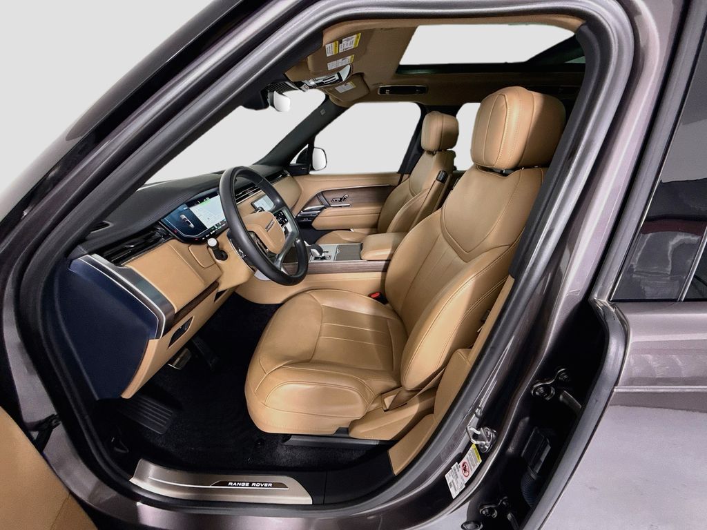 Thumbnail: 2025 Land Rover Range Rover - 19
