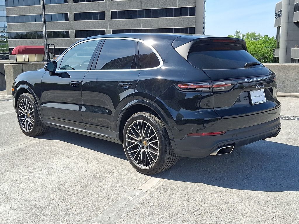 Thumbnail: 2023 Porsche Cayenne - 10