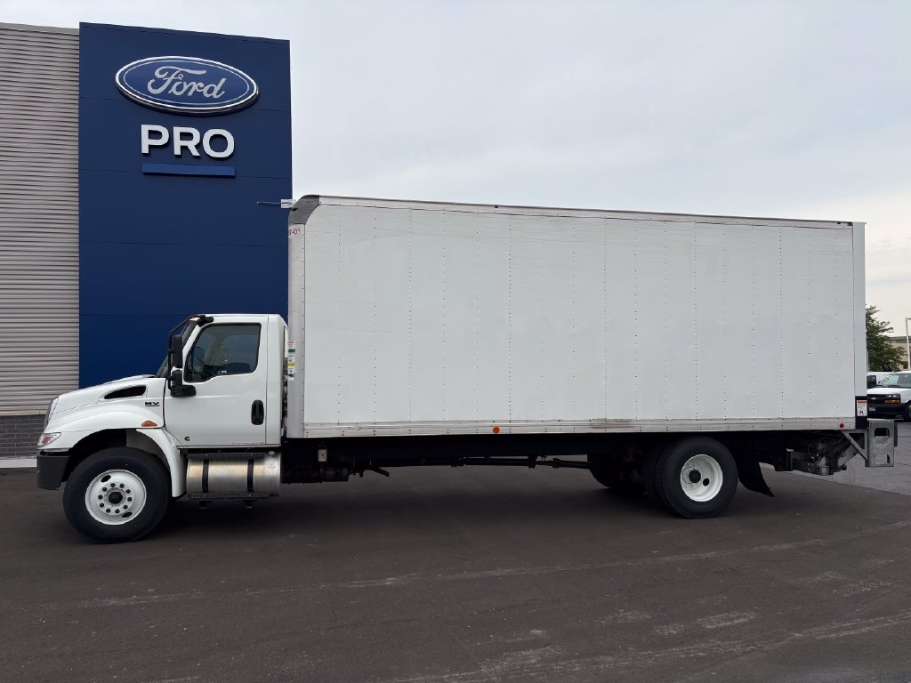 Used 2022 White International MV607 image 2