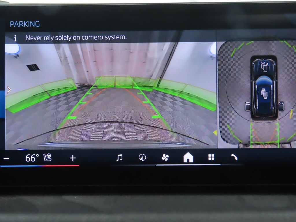 Thumbnail: 2026 BMW X5 - 16