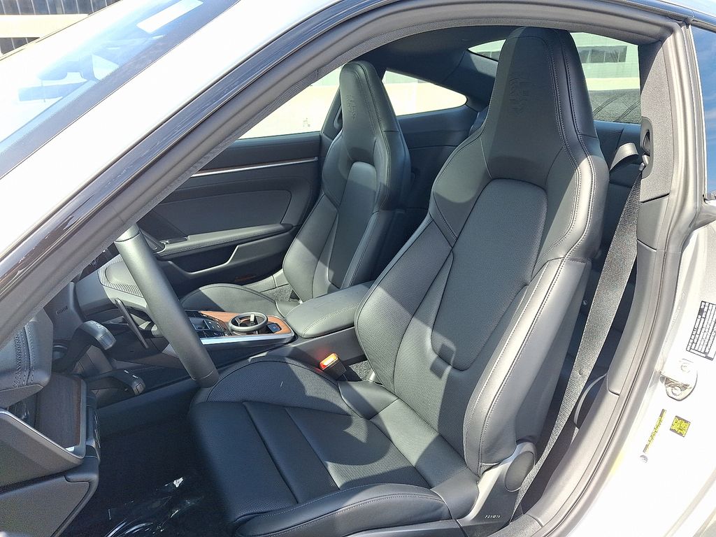 Thumbnail: 2026 Porsche 911 - 5