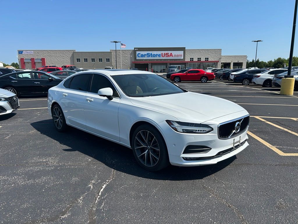 2018 Volvo S90 T5 Momentum AWD
