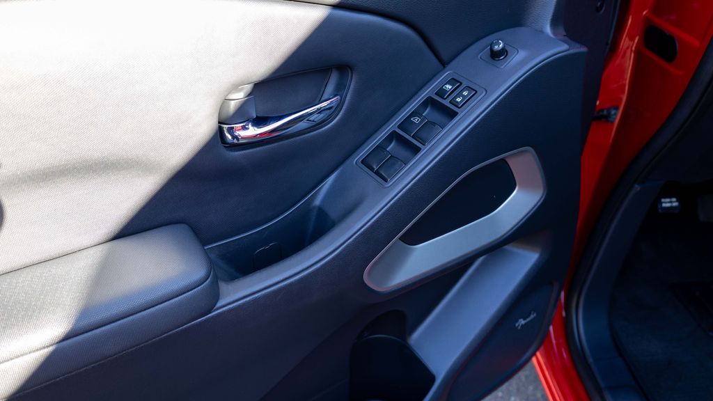 Used 2022 Nissan Frontier SV 4D Crew Cab