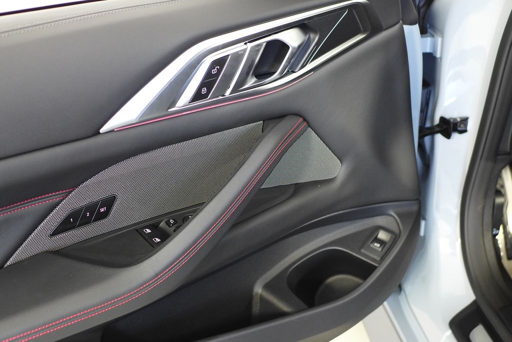 Thumbnail: 2025 BMW M4 - 12