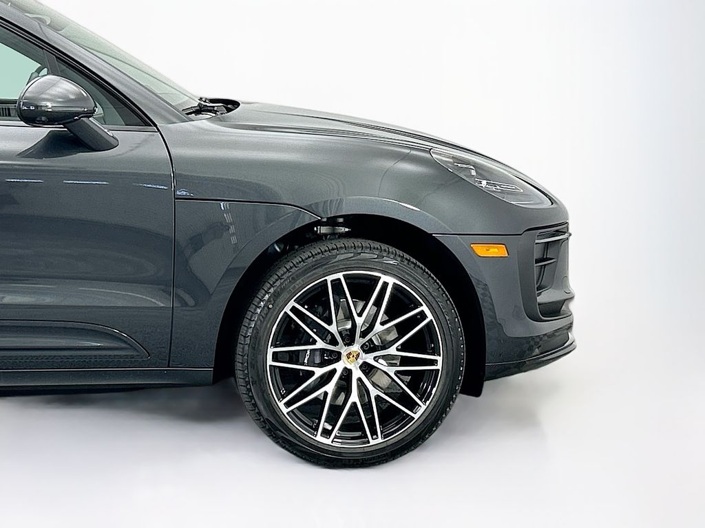 Thumbnail: 2026 Porsche Macan - 11