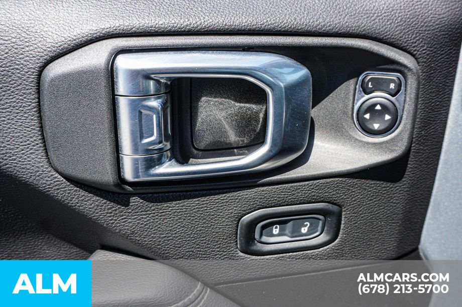 Used 2023 Silver Jeep Sahara image 49