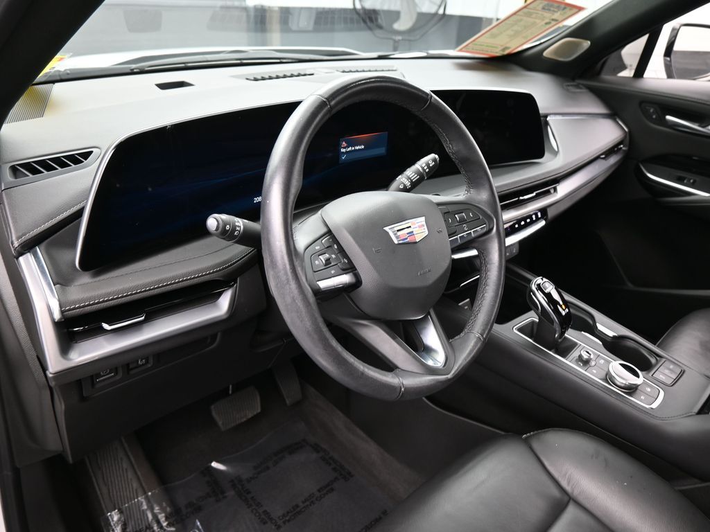 Used 2024 Crystal White Tricoat Cadillac Luxury image 10