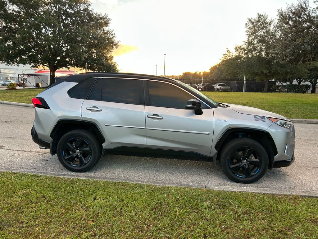 Thumbnail: 2021 Toyota RAV4 - 6