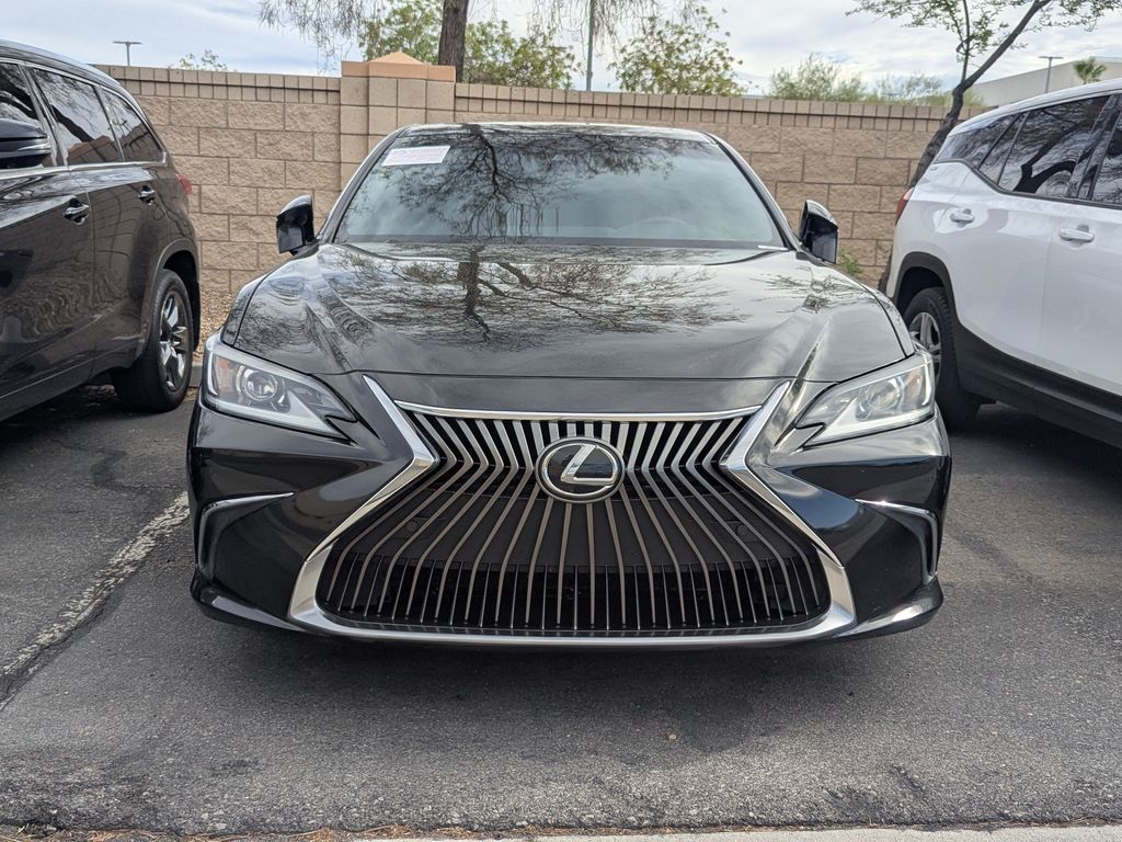 Used 2020 Lexus ES Sedan