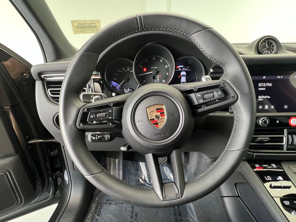 2025 Porsche Macan  7