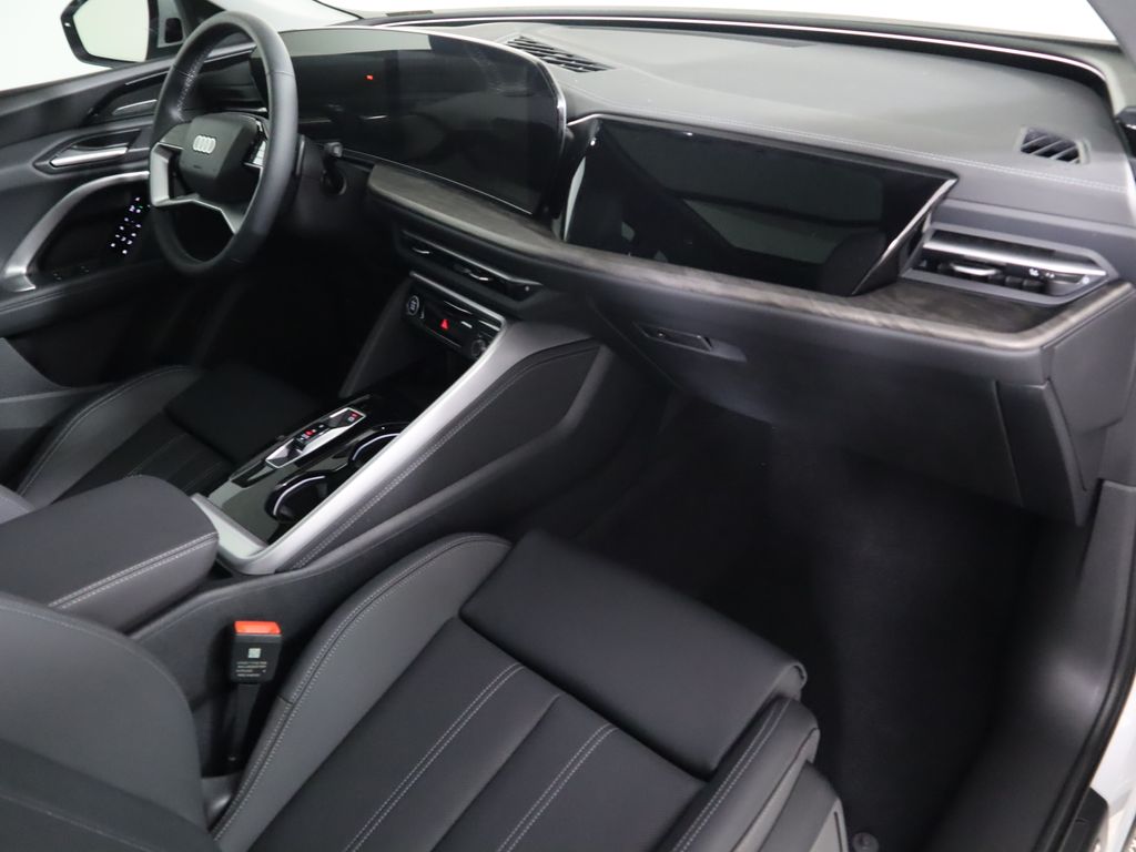 Thumbnail: 2025 Audi Q5 - 19